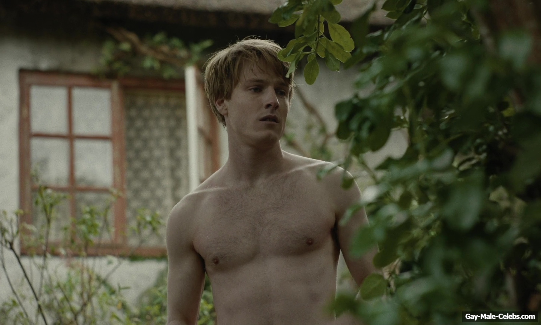 Louis Hofmann naked in Lilies Not for Me