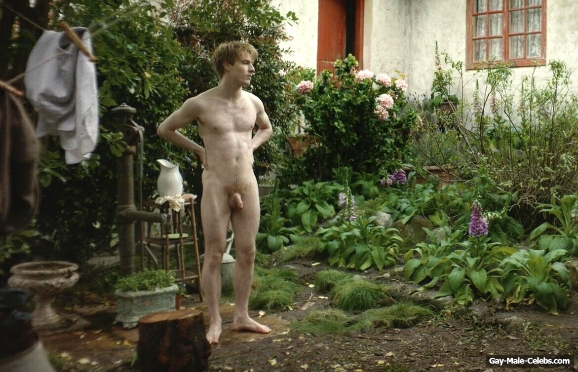 Louis Hofmann naked in Lilies Not for Me
