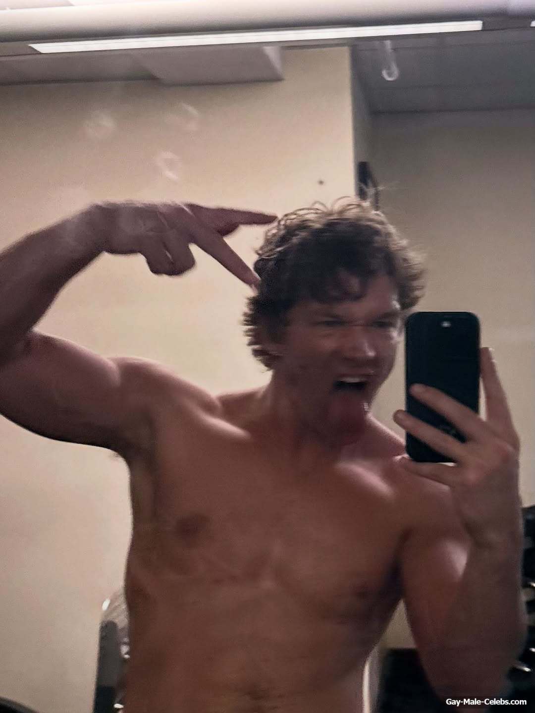 Connor Storrie nudes selfie