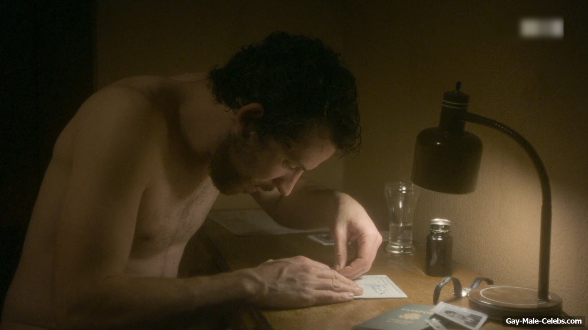 Josh O'Connor shirtless in The Mastermind