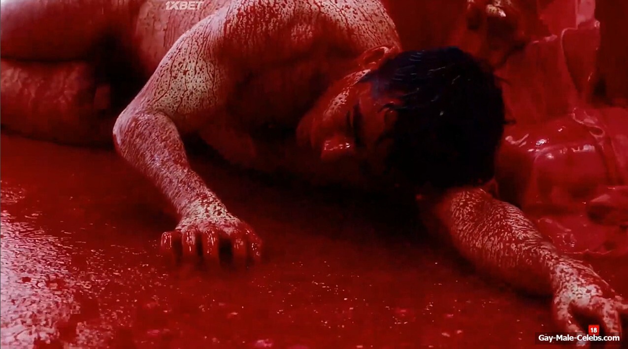 Omar Ayuso nude in Silencio