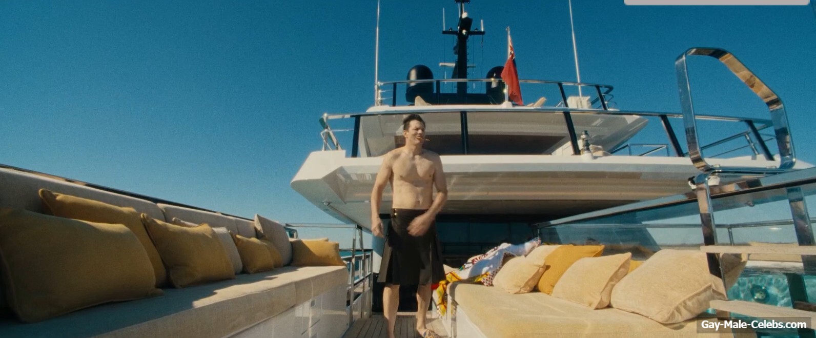 Ashton Kutcher Shirtless And Cock Bulge Scenes in The Beauty