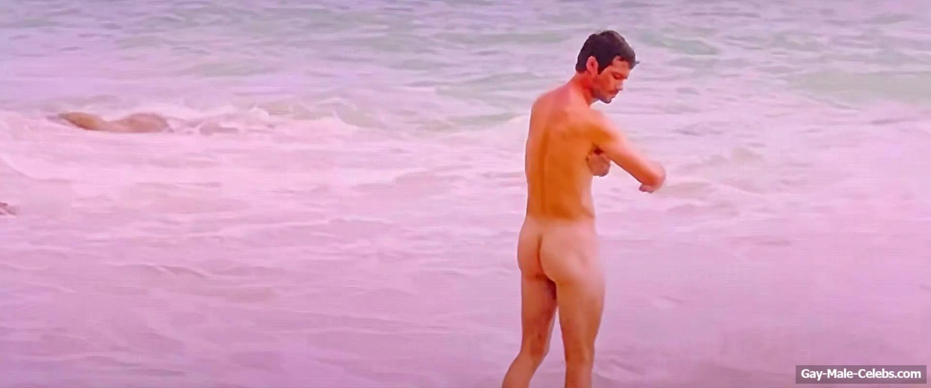 Dylan OBrien bare butt