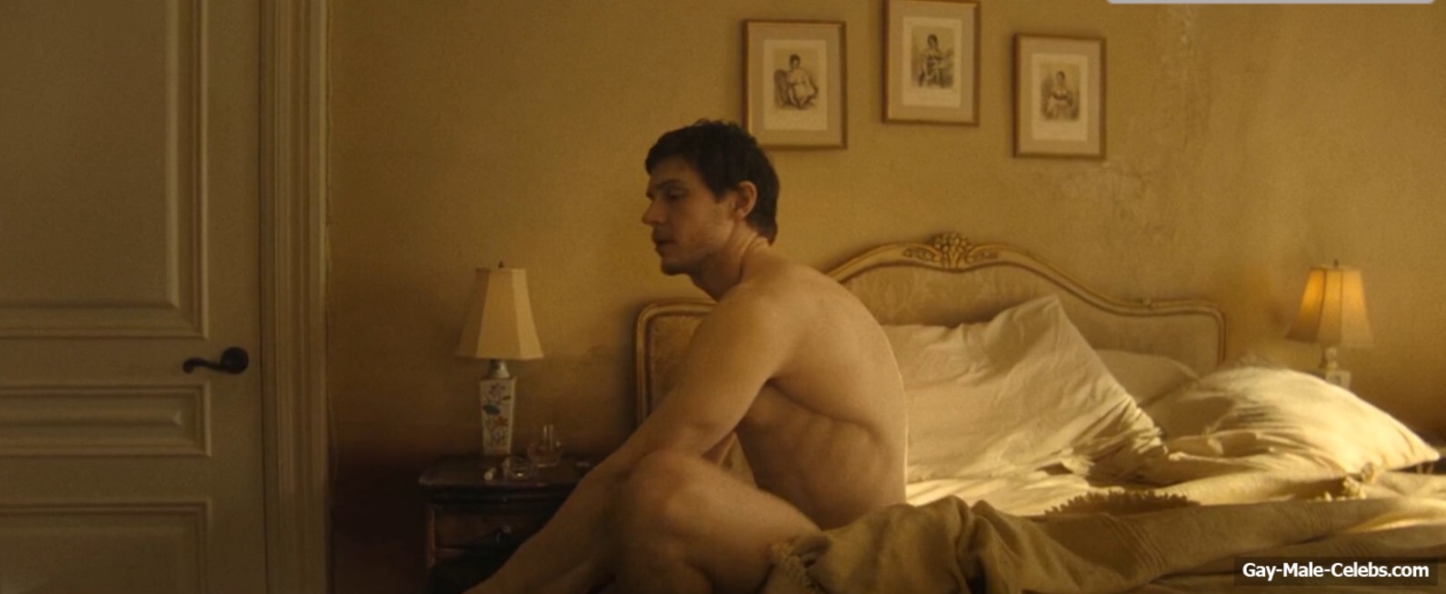 Evan Peters naked