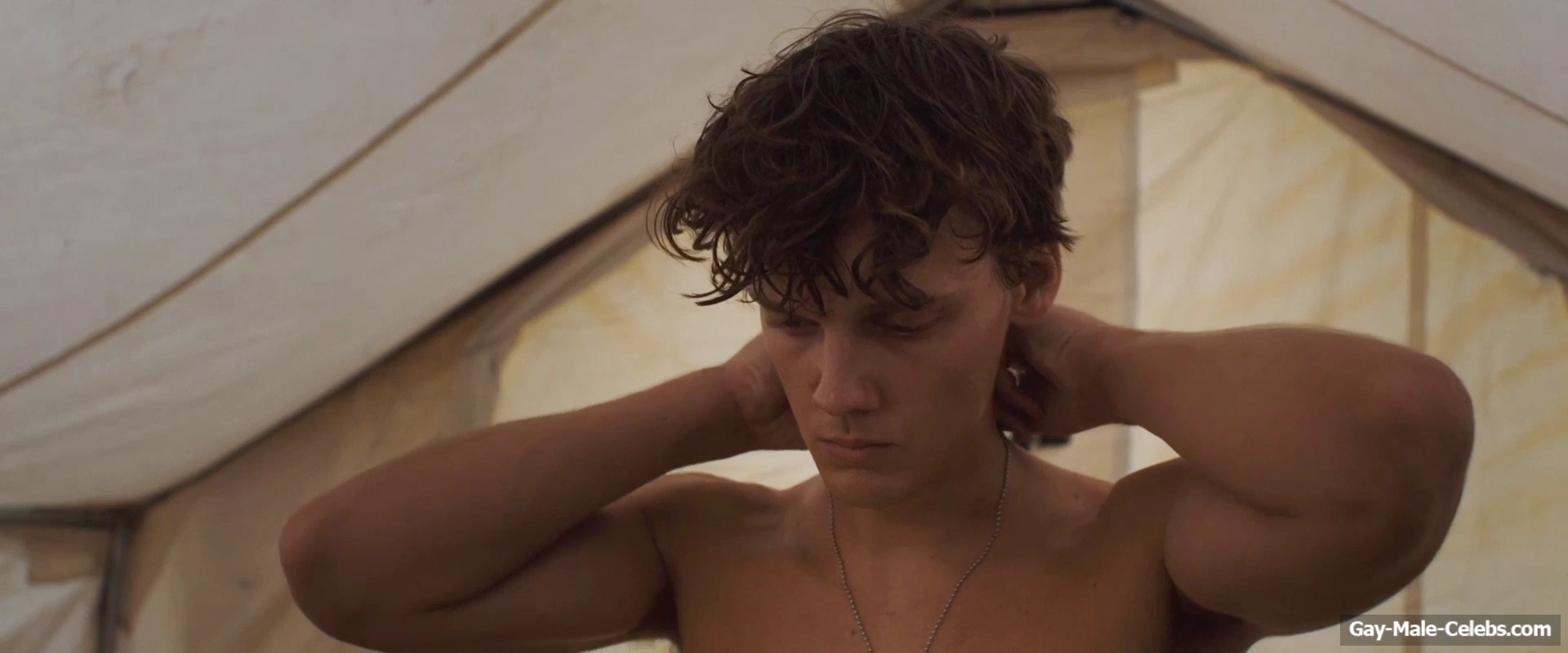 Hunter Doohan nude in The Wilderness