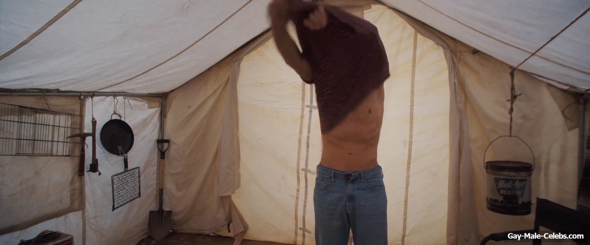 Hunter Doohan nude in The Wilderness