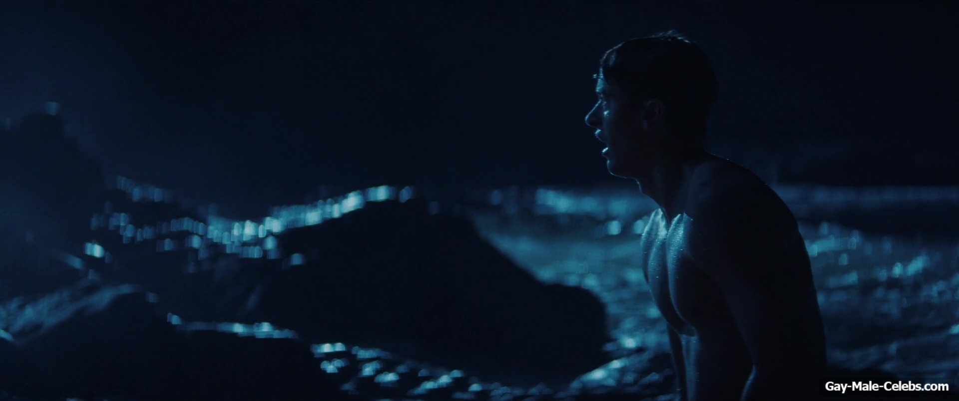 Tom Blyth Exposed Nude Butt In People We Meet On Vacation