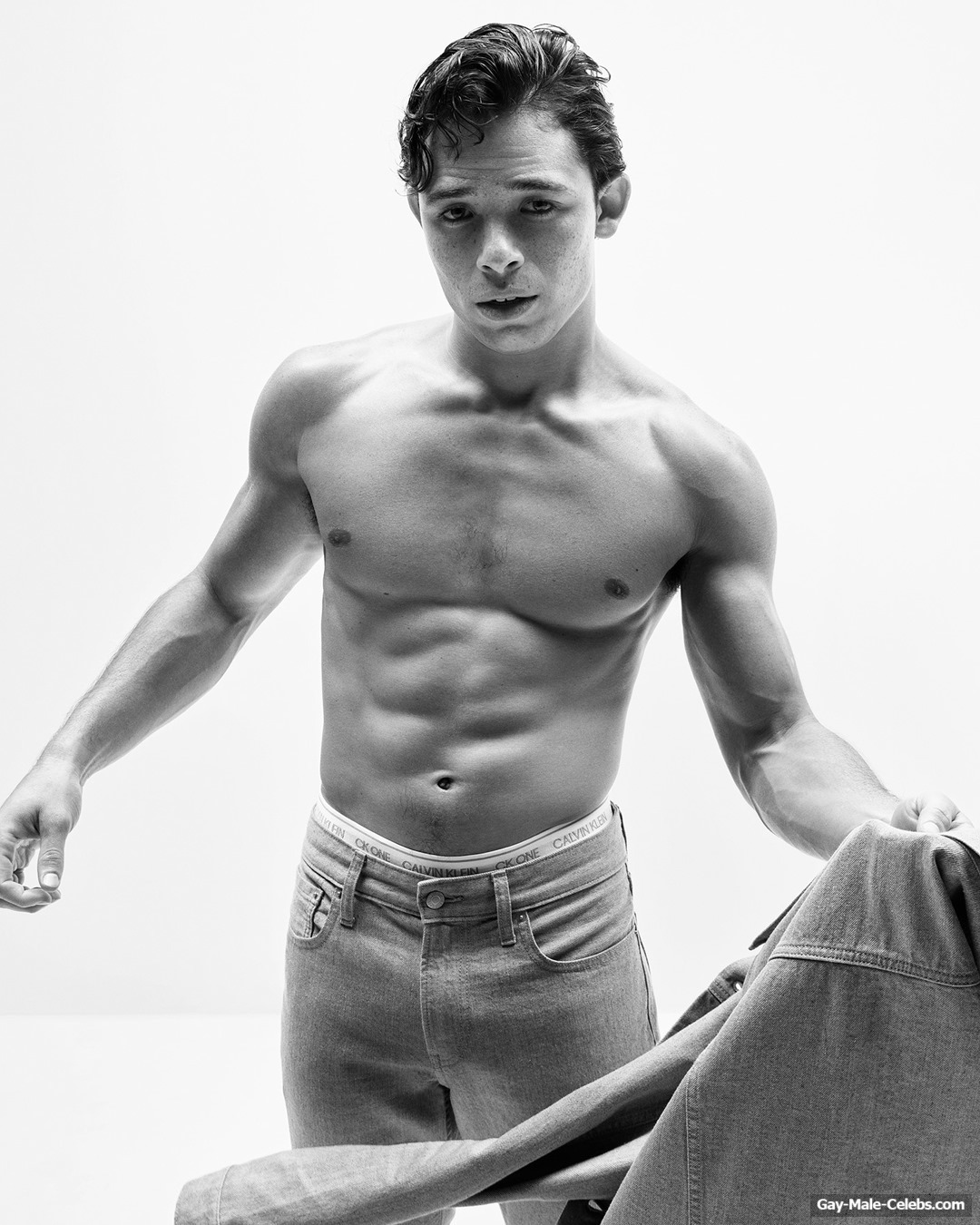 Anthony Ramos naked and bulge photos