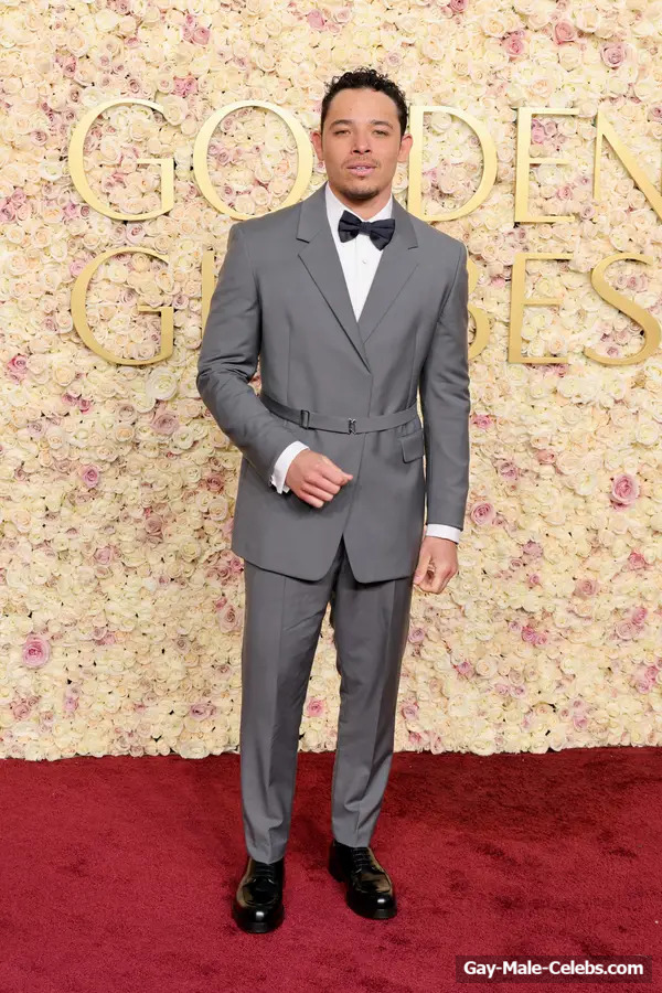 Anthony Ramos naked and bulge photos