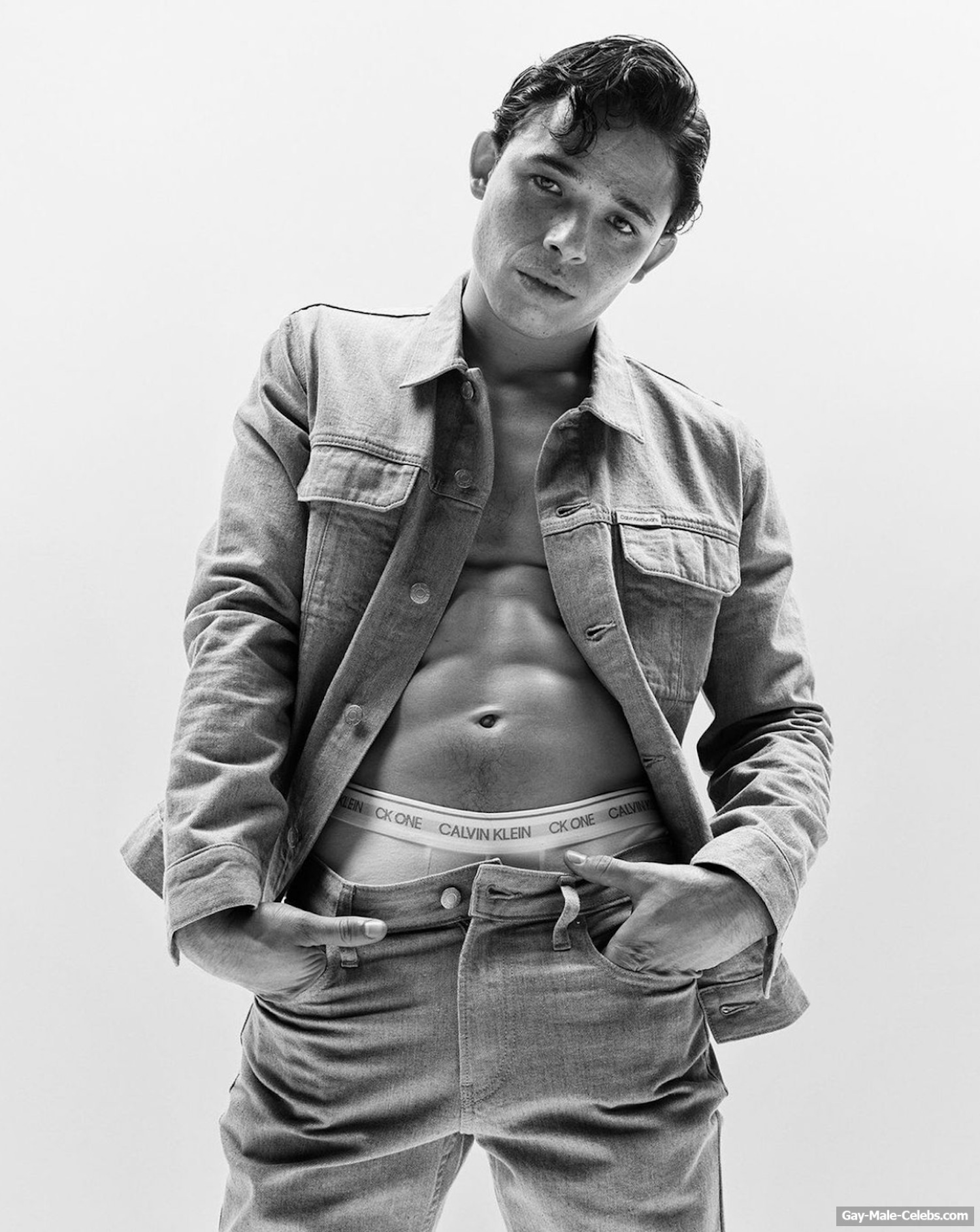 Anthony Ramos naked and bulge photos