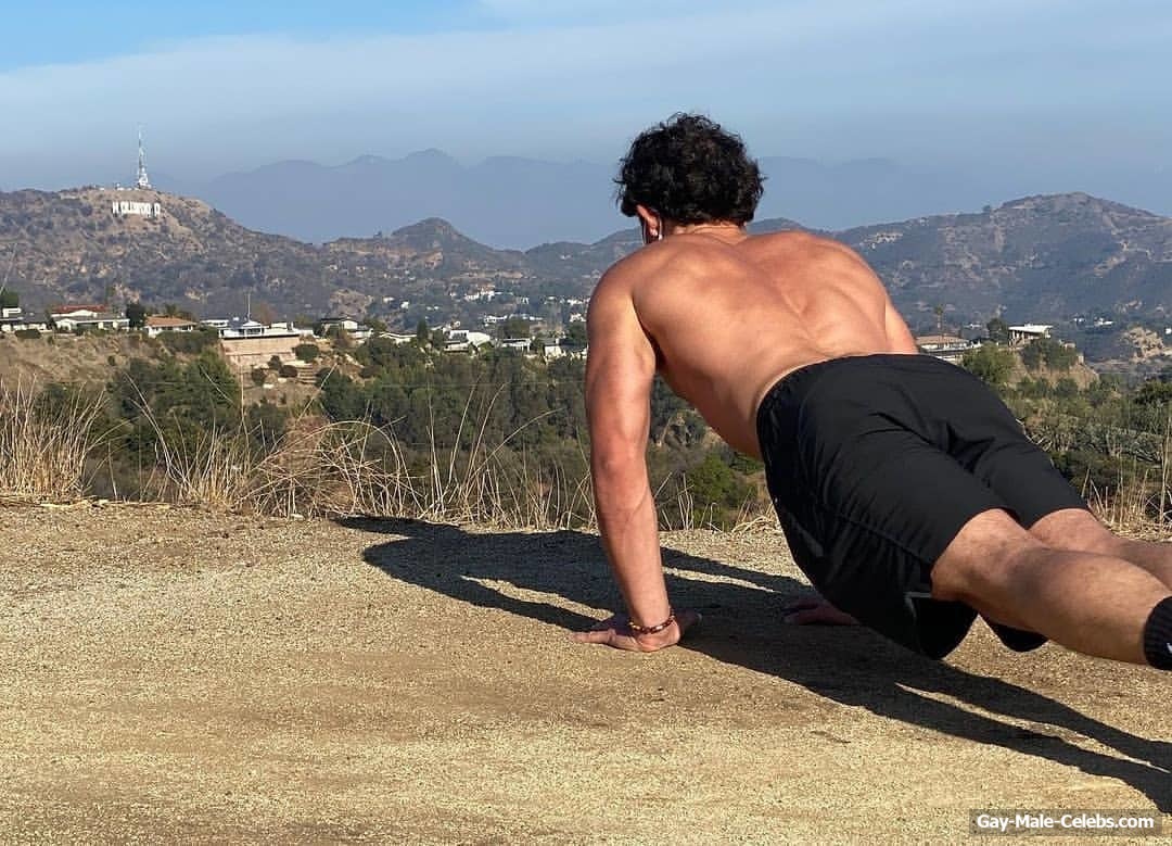 Anthony Ramos naked and bulge photos