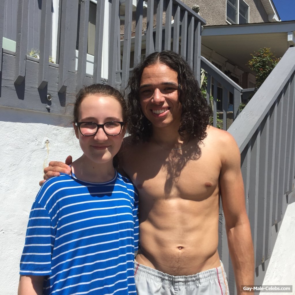 Anthony Ramos naked and bulge photos