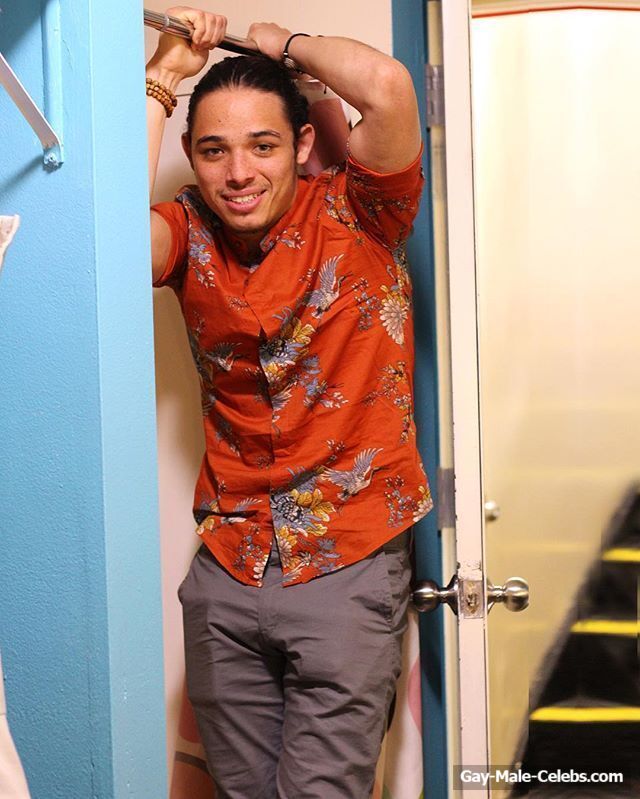 Anthony Ramos naked and bulge photos