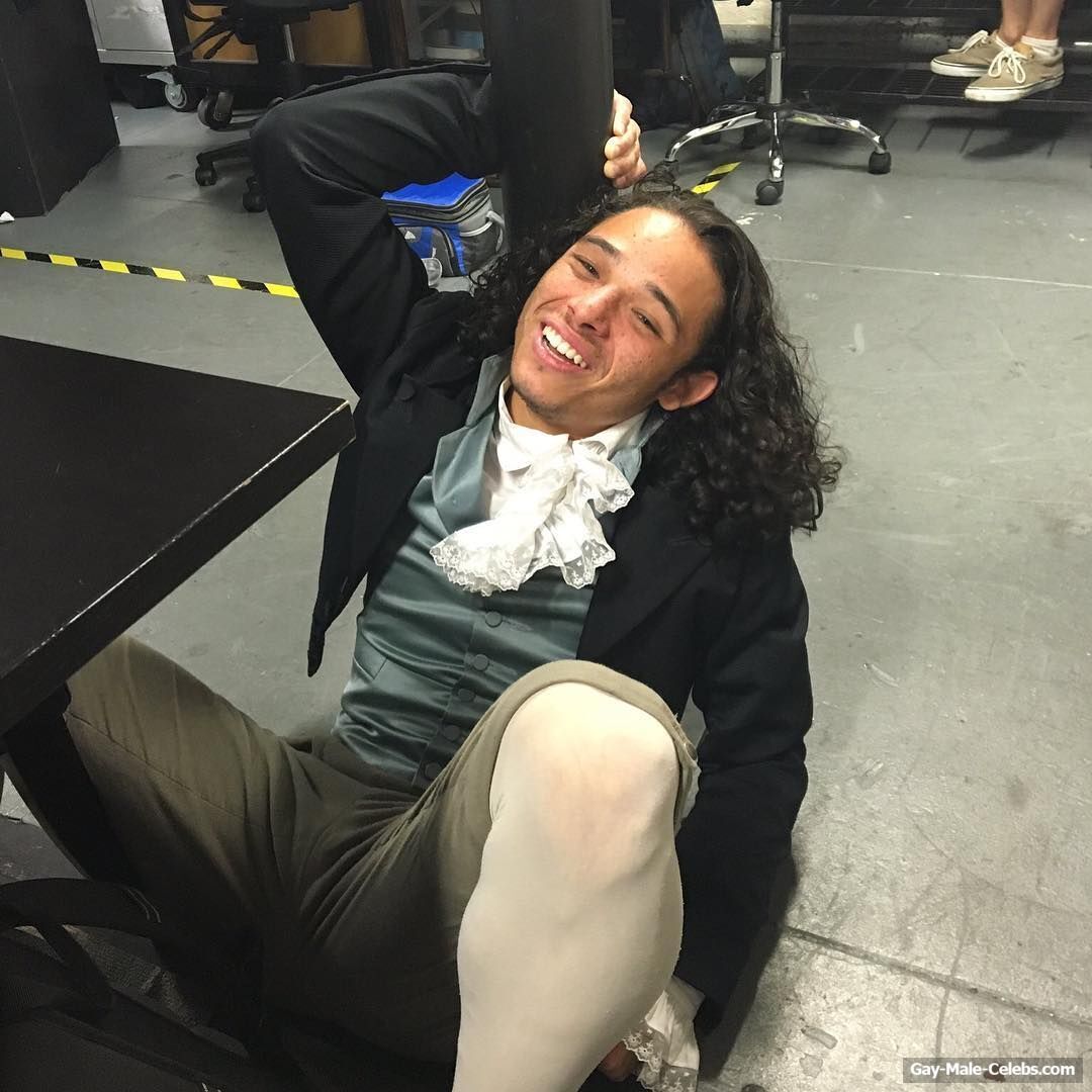 Anthony Ramos naked and bulge photos
