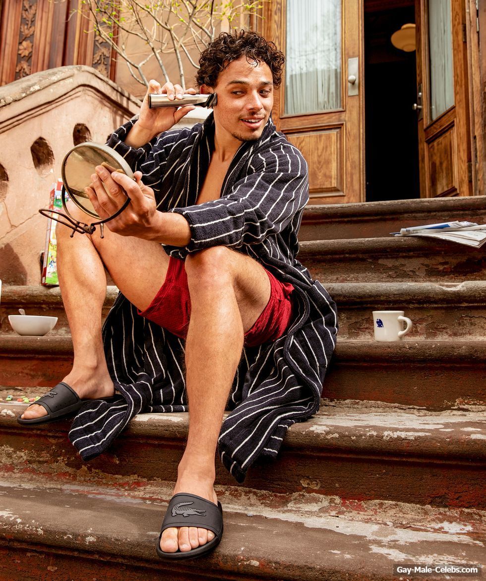 Anthony Ramos naked and bulge photos