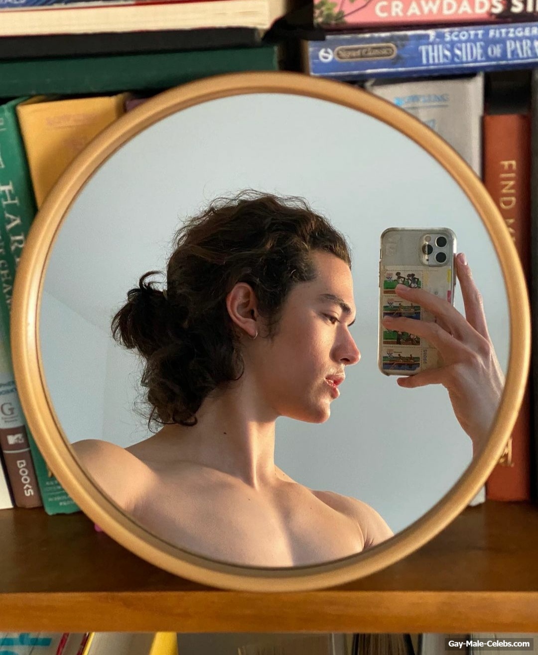 Conan Gray shirtless and sexy pics