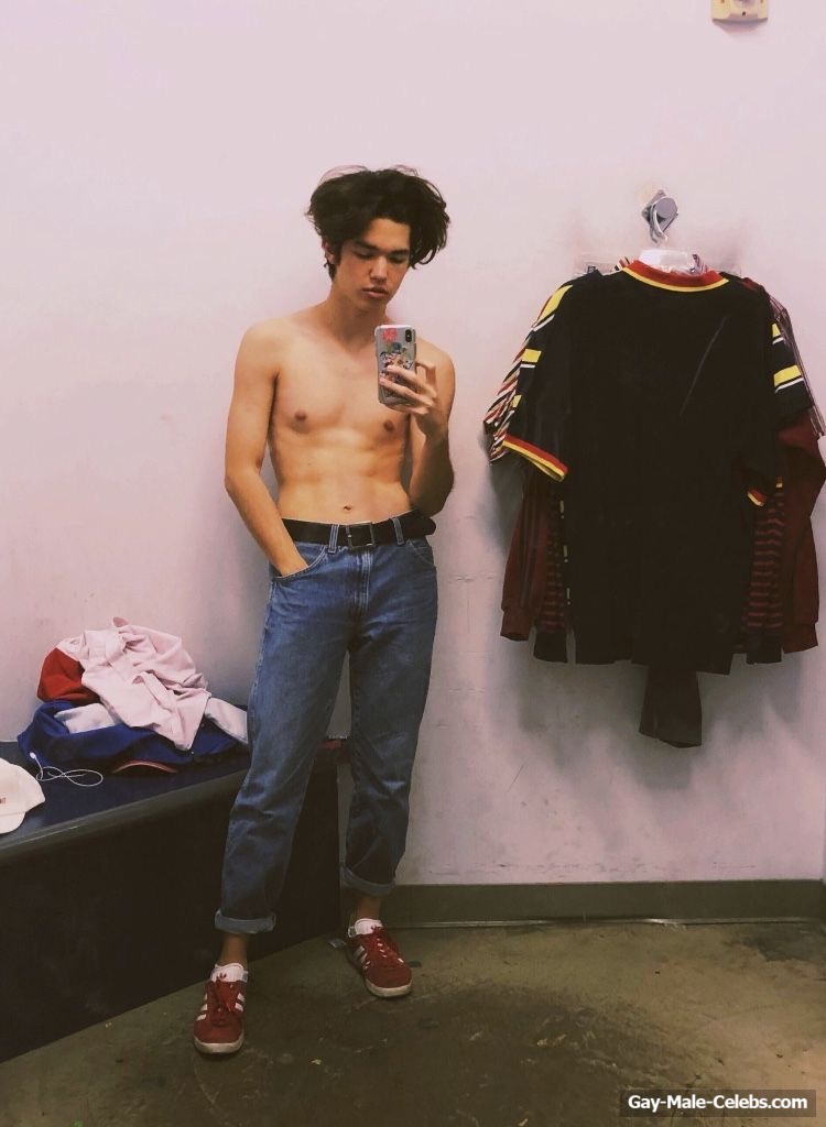 Conan Gray shirtless and sexy pics