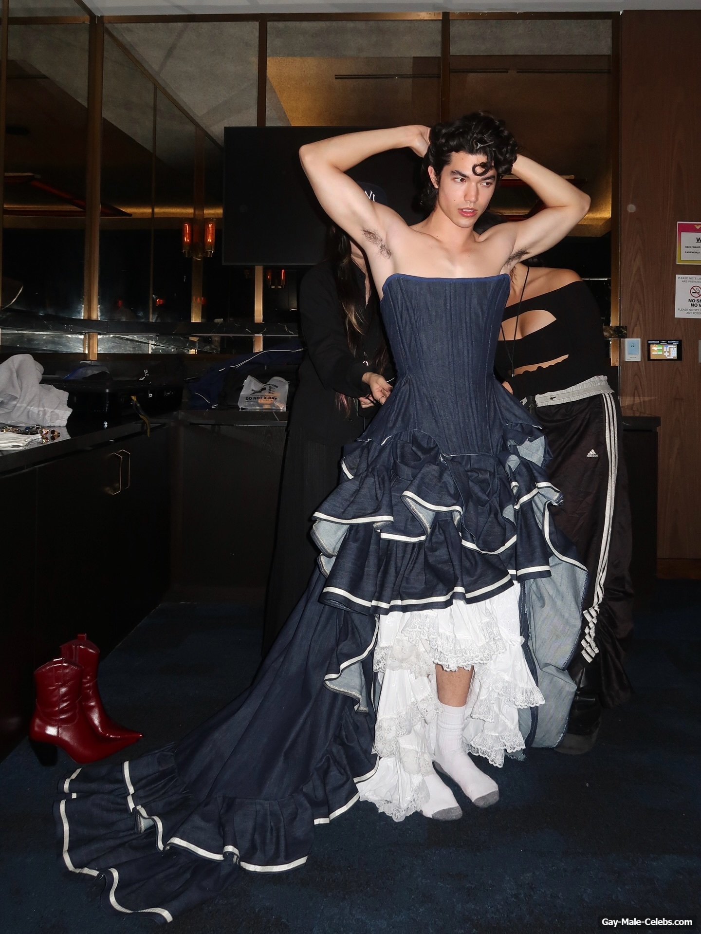 Conan Gray shirtless and sexy pics