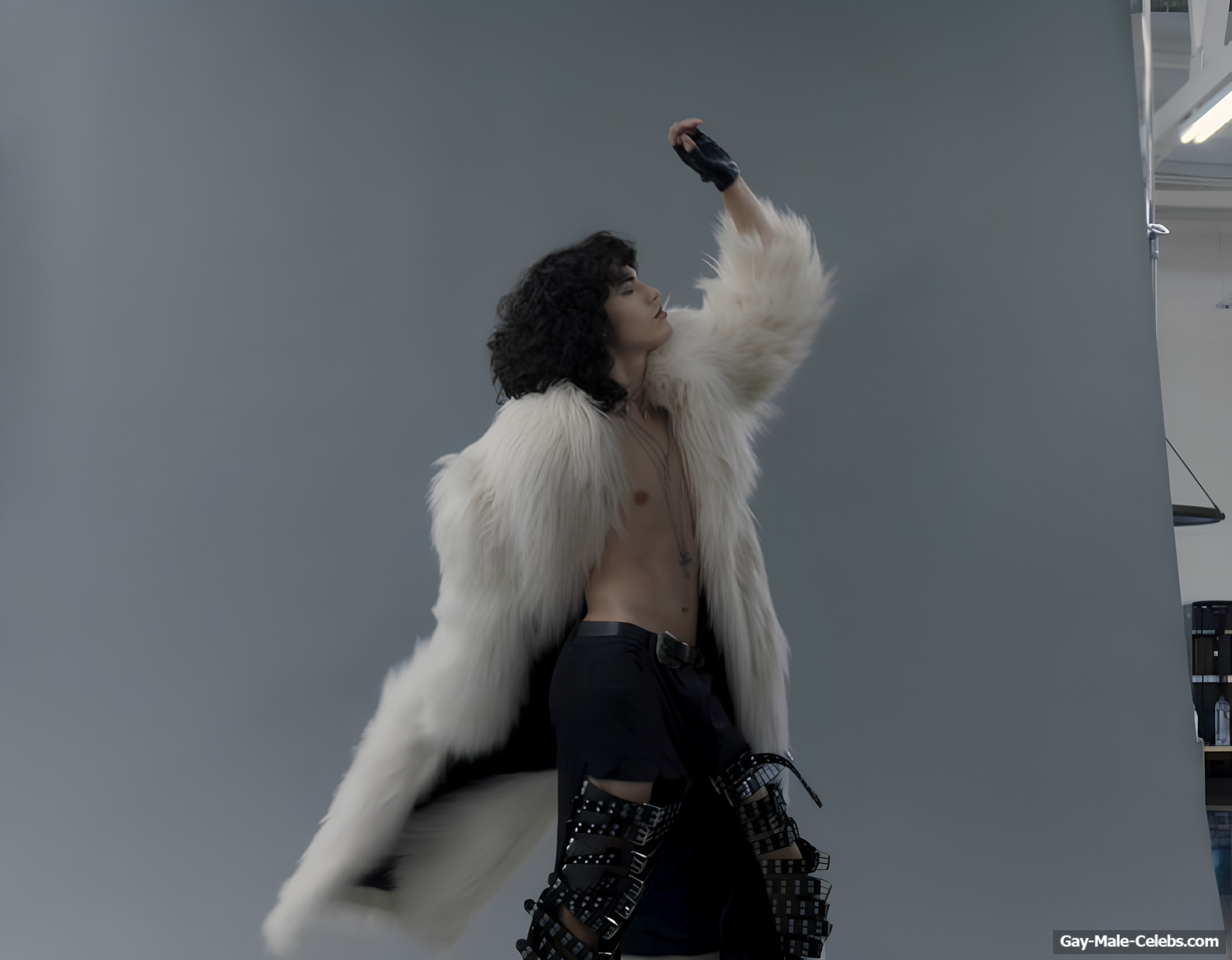 Conan Gray shirtless and sexy pics