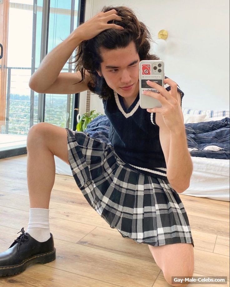 Conan Gray shirtless and sexy pics