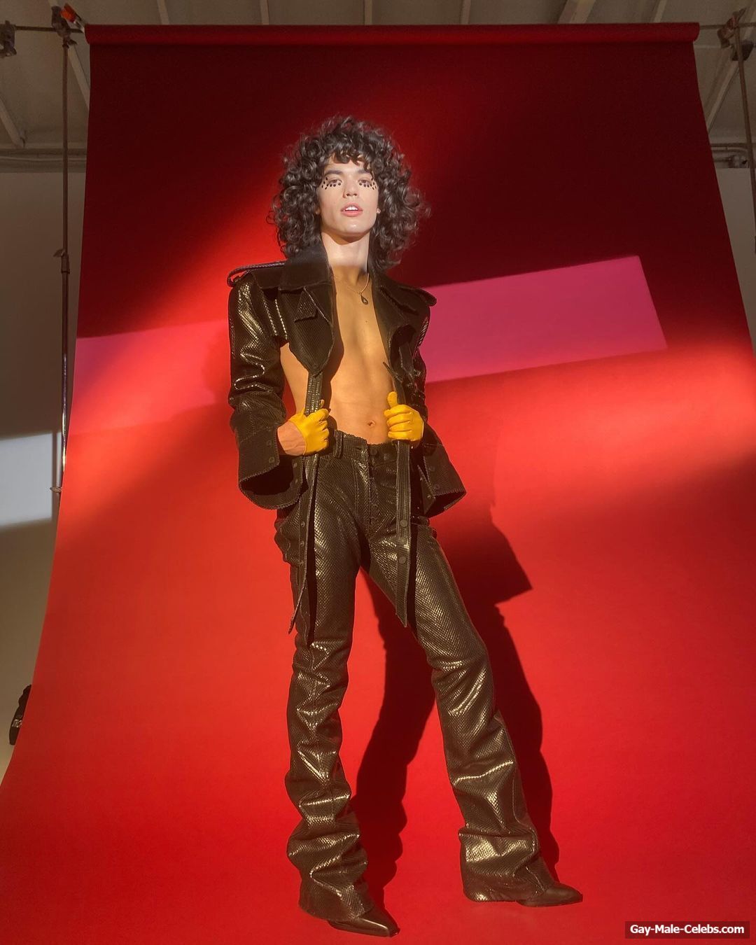 Conan Gray shirtless and sexy pics