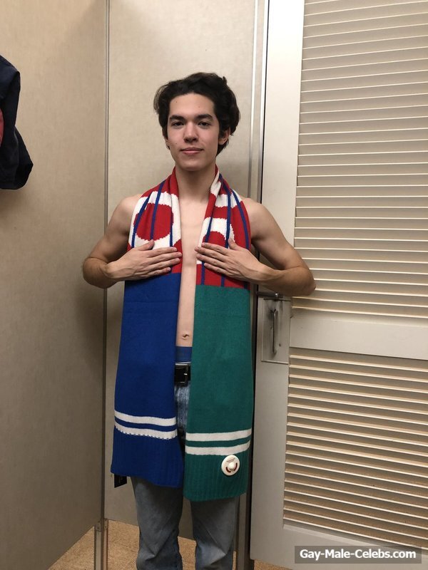 Conan Gray shirtless and sexy pics