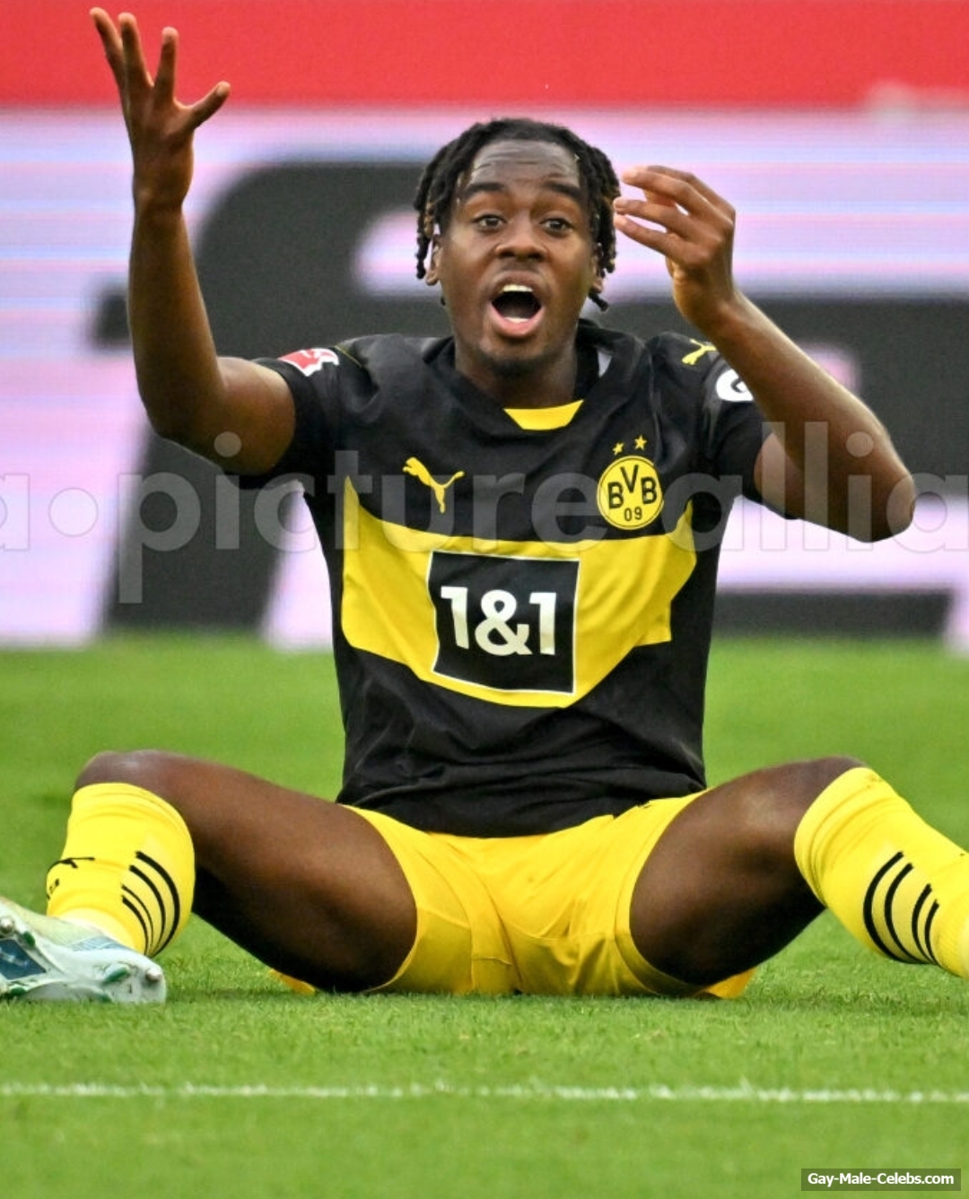 Jamie Gittens Huge Cock Bulge And Shirtless Pics