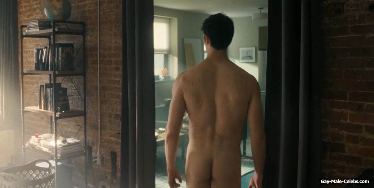 Joey Pollari naked butt