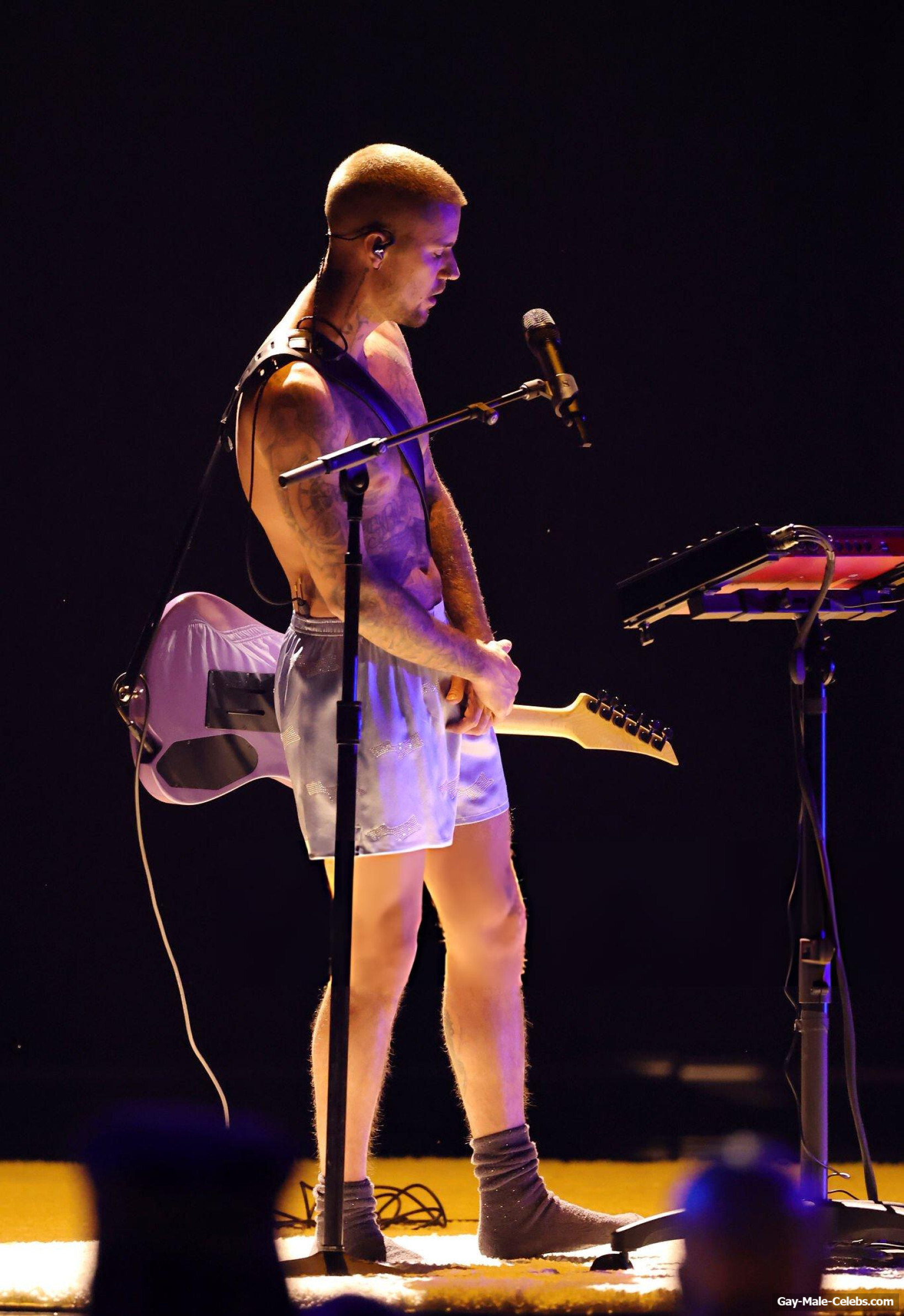 Justin Bieber Shirtless And Boxers During Grammy