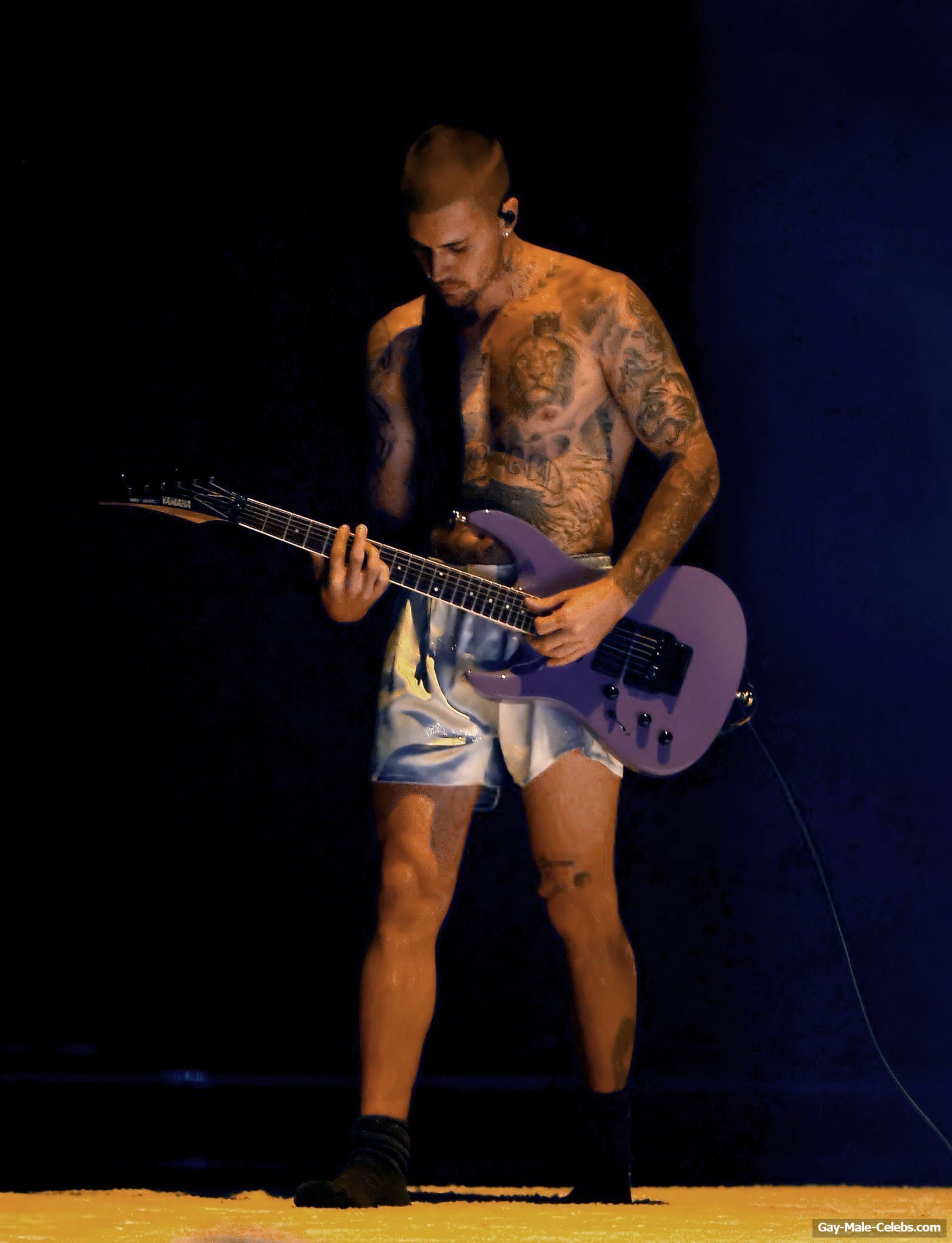 Justin Bieber Shirtless And Boxers During Grammy