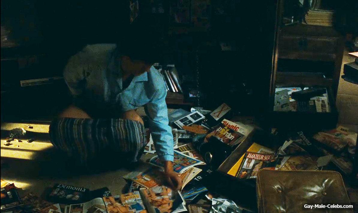 Louis Garrel Jerk Off And Uncensored Pee Scenes in Ma Mere