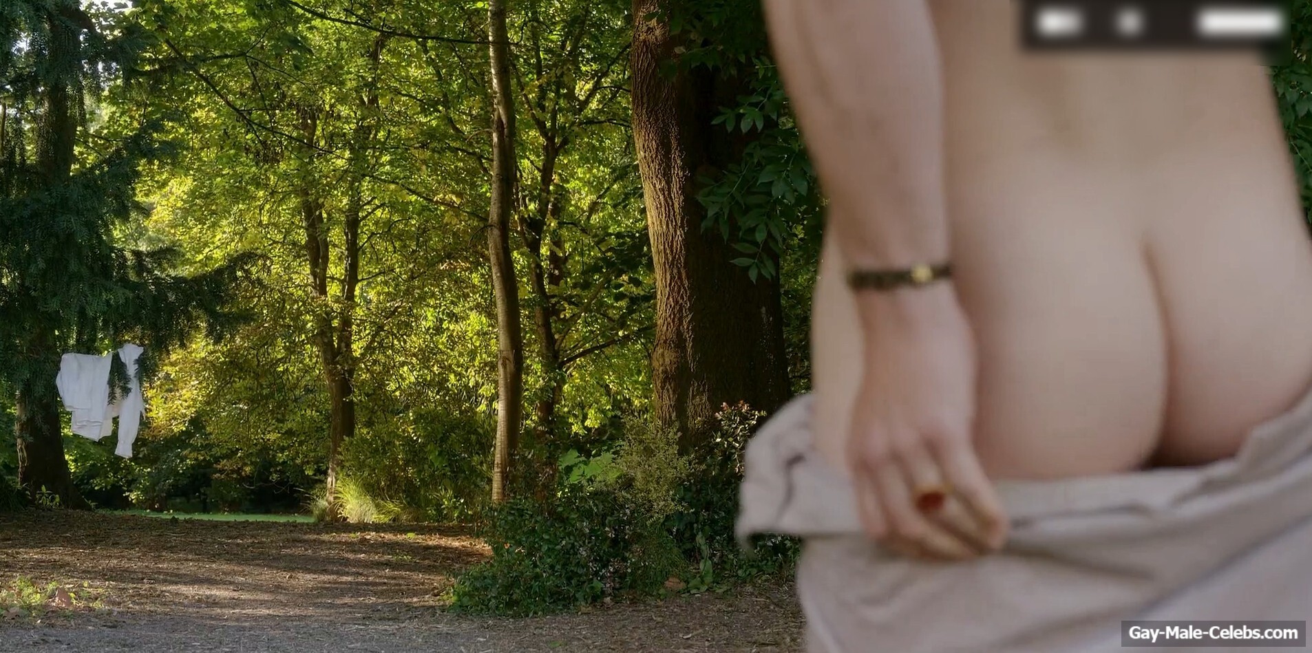 Luke Thompson Nude Scenes in Bridgerton