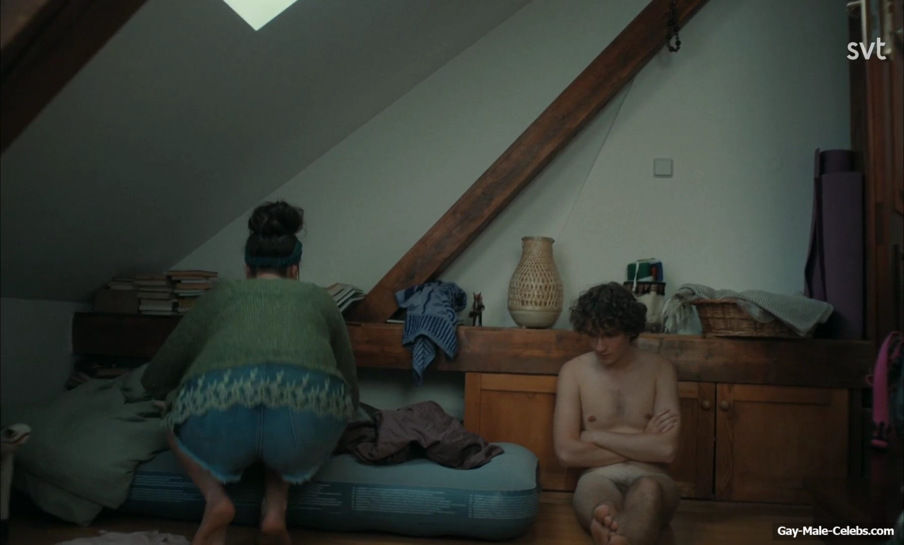 Odin Romanus nude scenes in Leva Lite