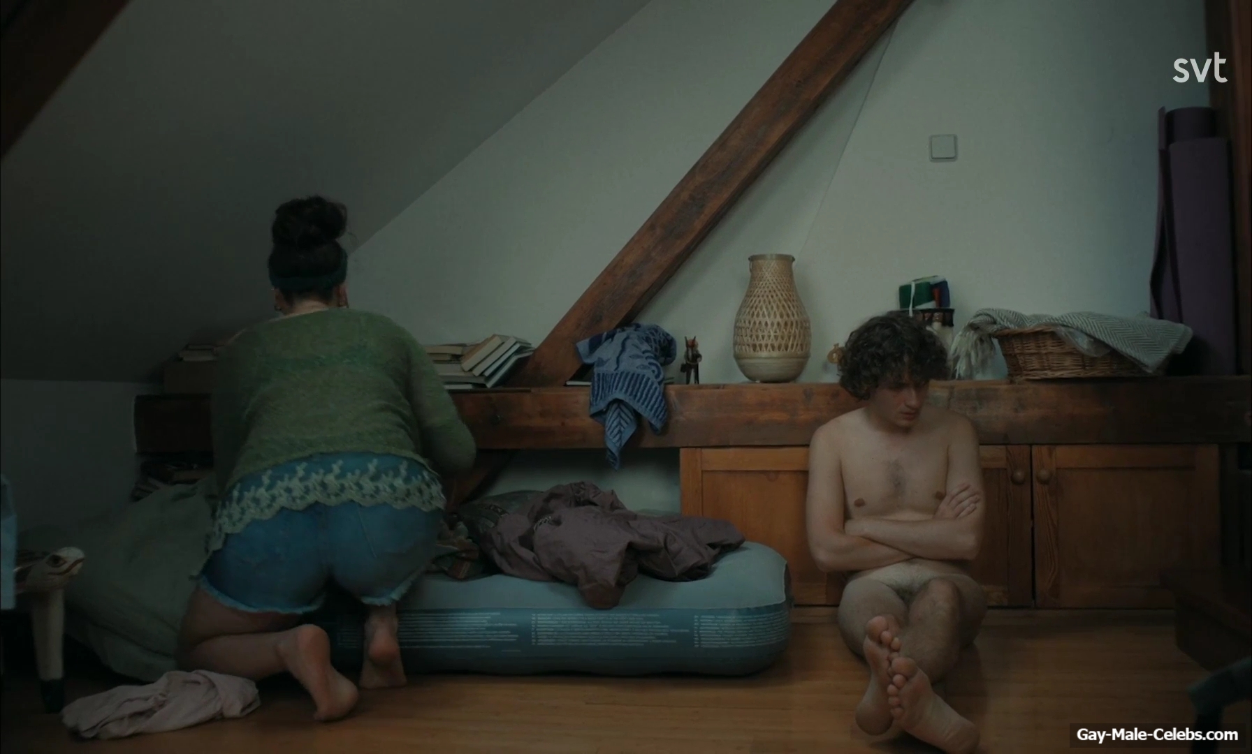 Odin Romanus nude scenes in Leva Lite