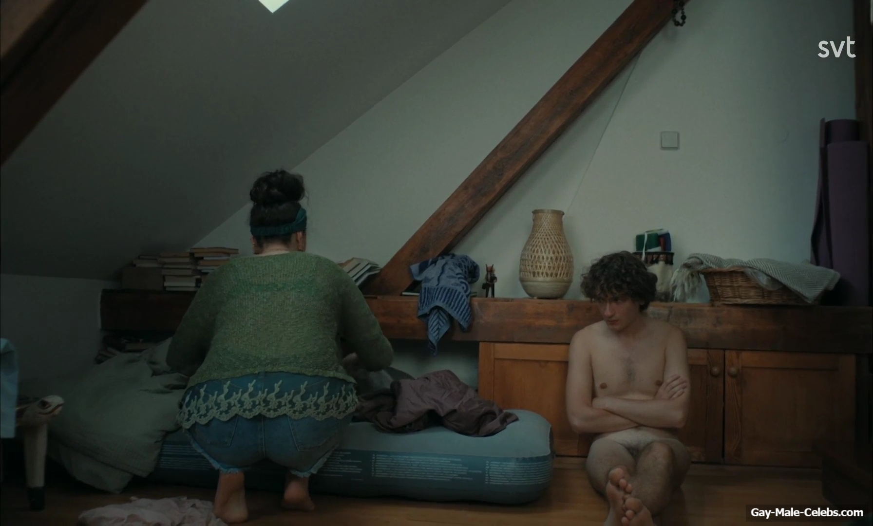 Odin Romanus nude scenes in Leva Lite