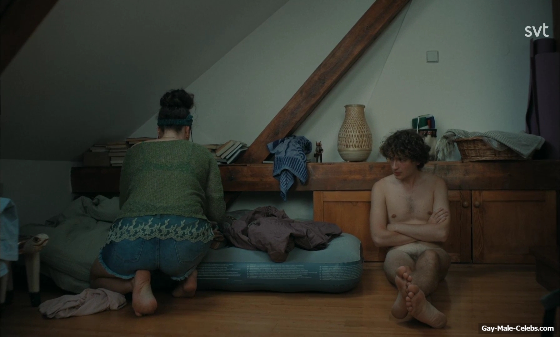 Odin Romanus nude scenes in Leva Lite