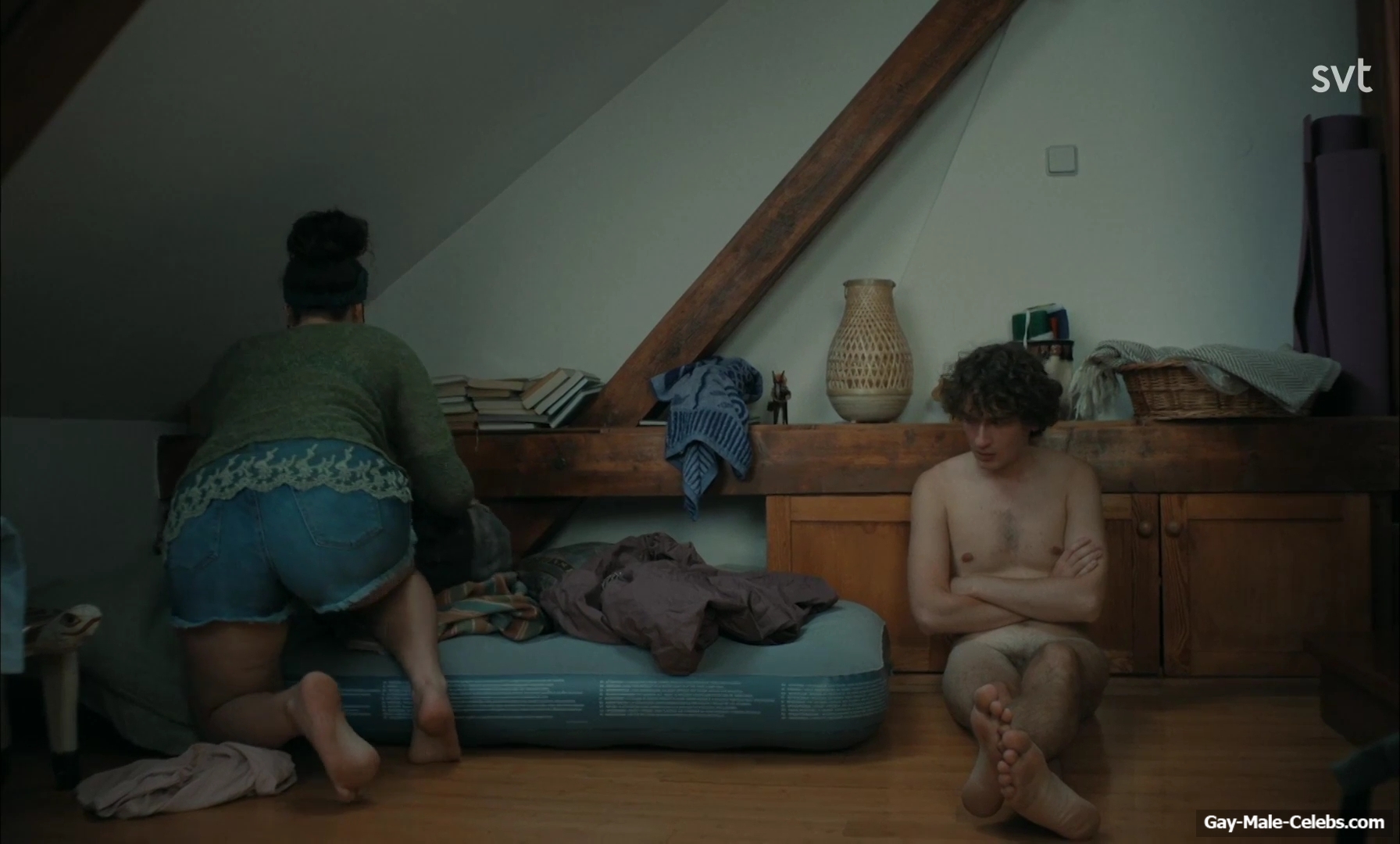 Odin Romanus nude scenes in Leva Lite