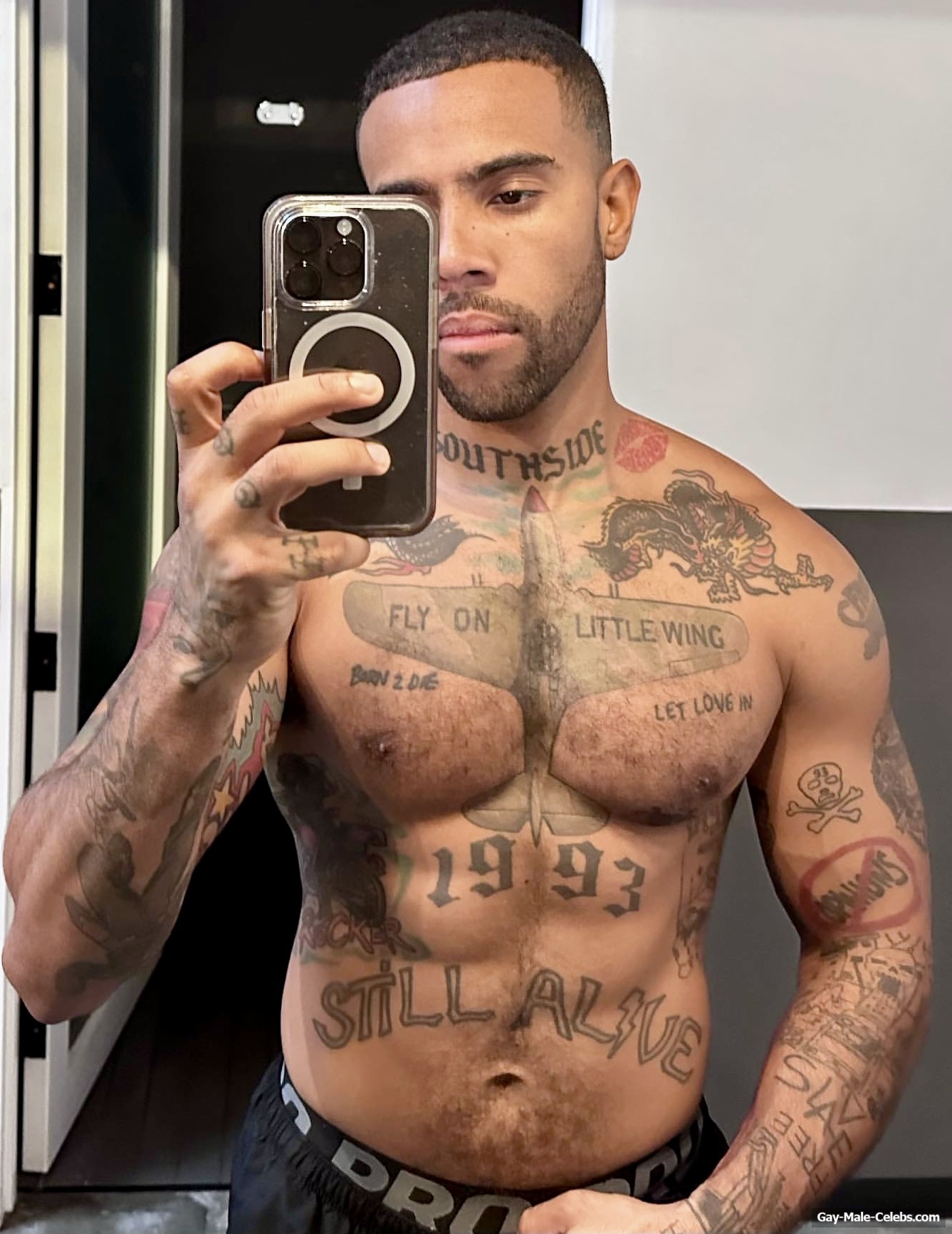 Vic Mensa nude and underwear pics