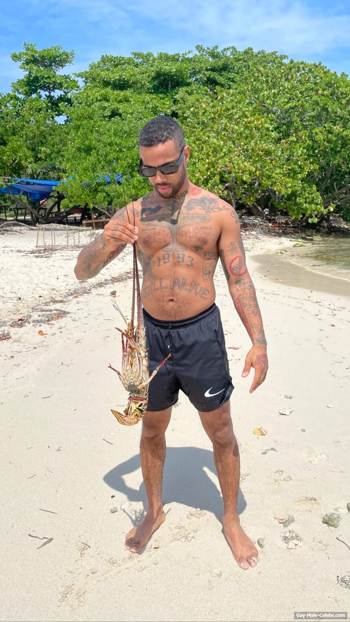 Vic Mensa nude and underwear pics