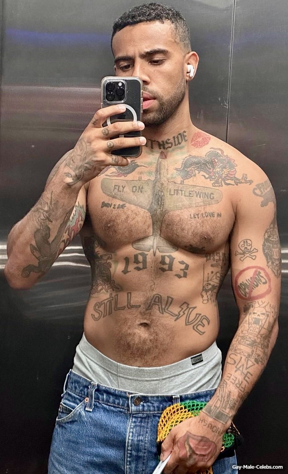 Vic Mensa nude and underwear pics
