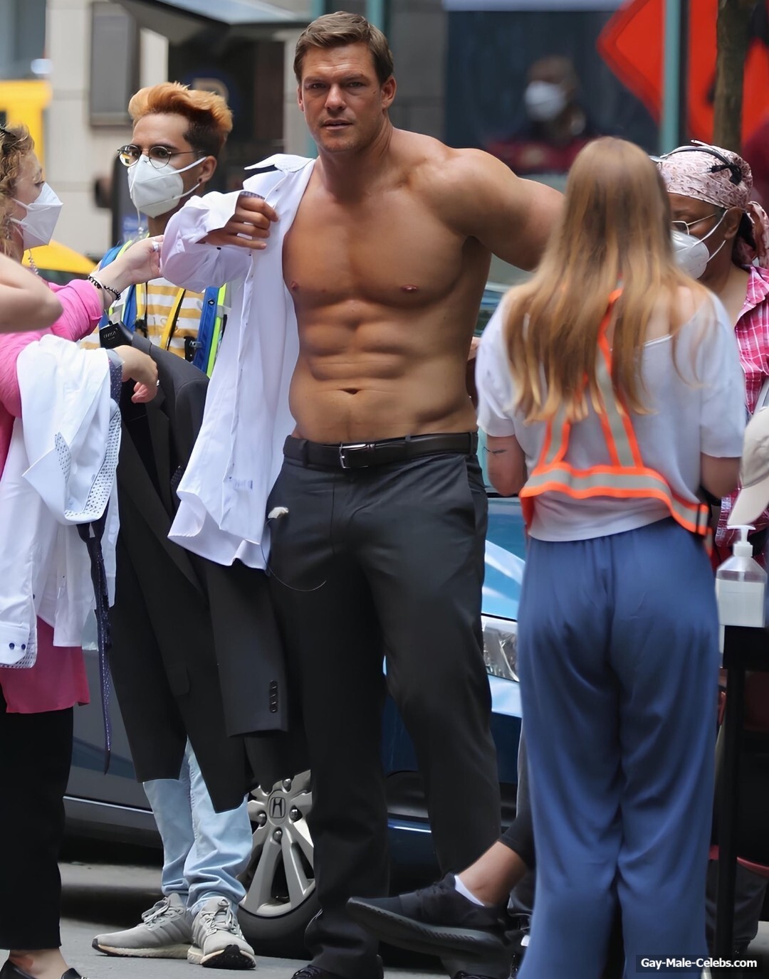 Alan Ritchson shirtless and underwear pics