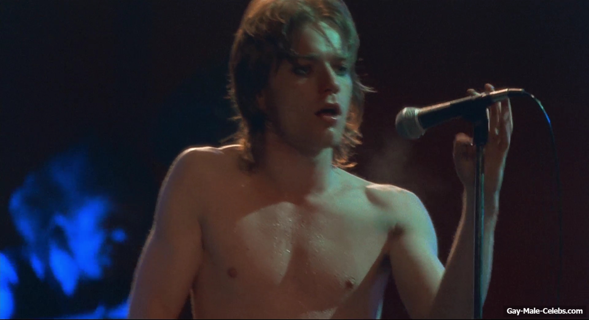 Ewan McGregor frontal nude in Velvet Goldmine