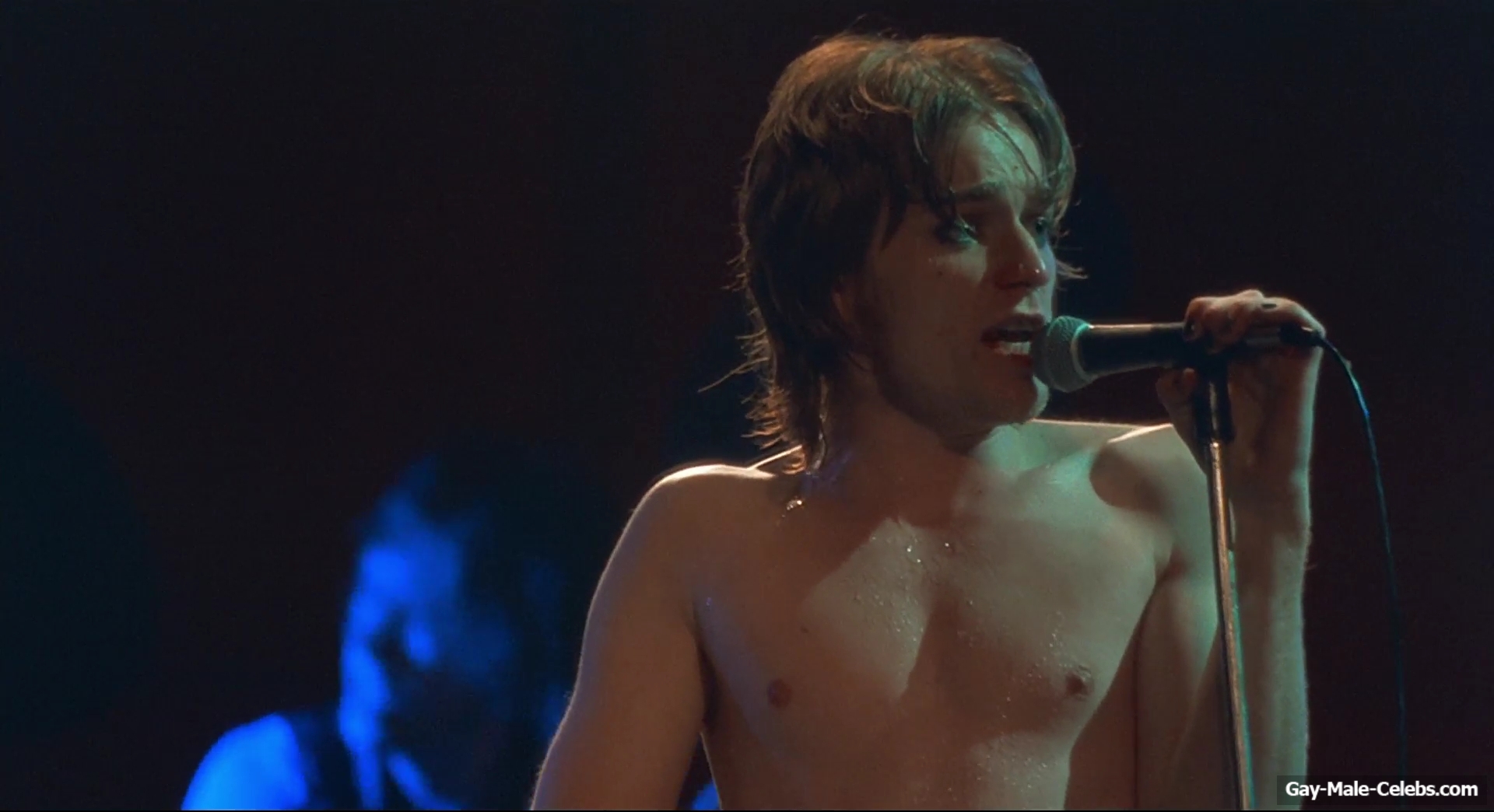 Ewan McGregor frontal nude in Velvet Goldmine