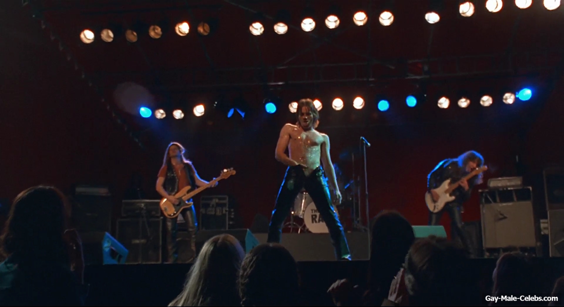 Ewan McGregor frontal nude in Velvet Goldmine