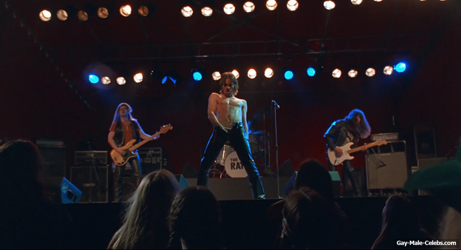 Ewan McGregor frontal nude in Velvet Goldmine