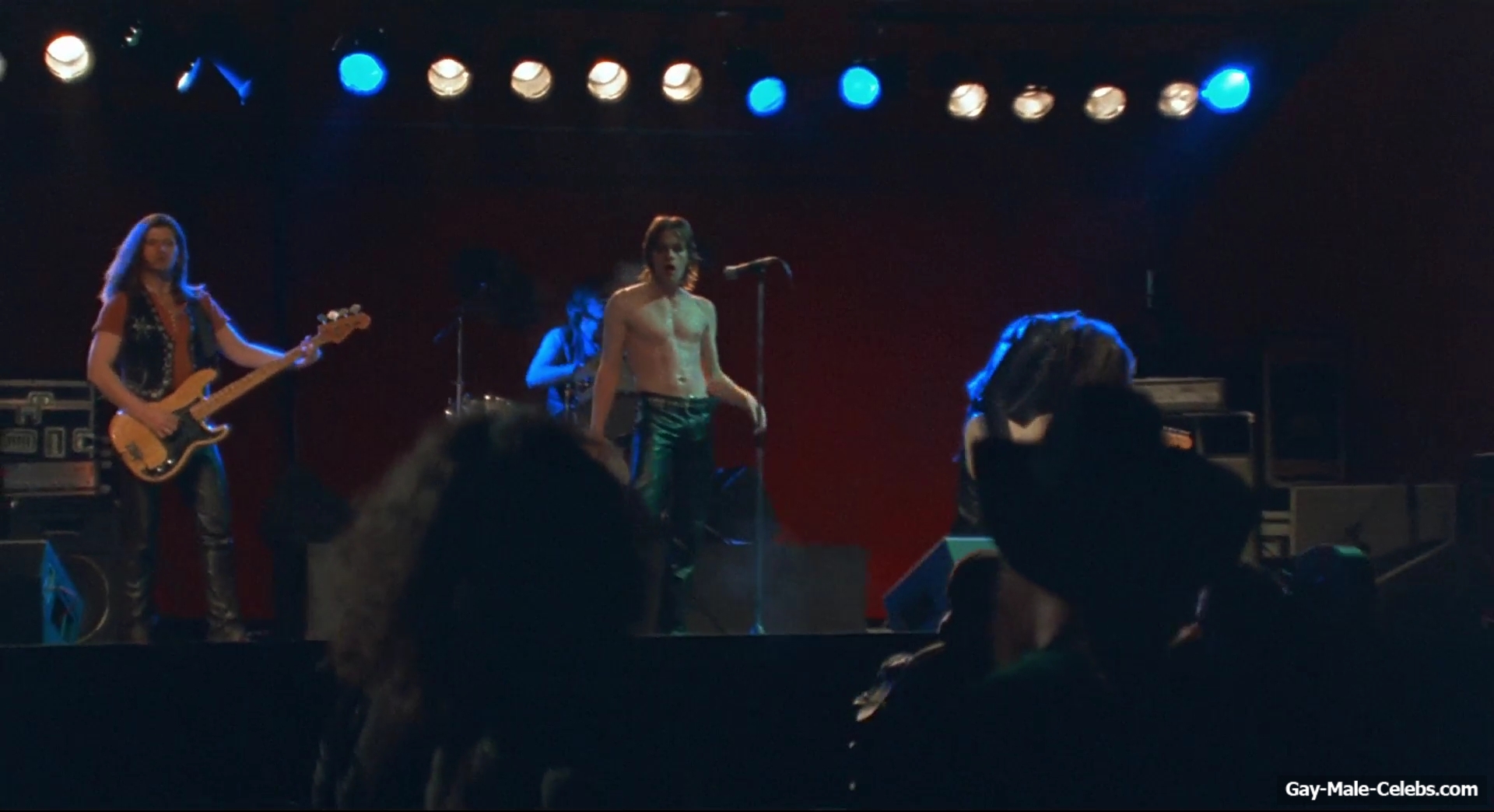 Ewan McGregor frontal nude in Velvet Goldmine