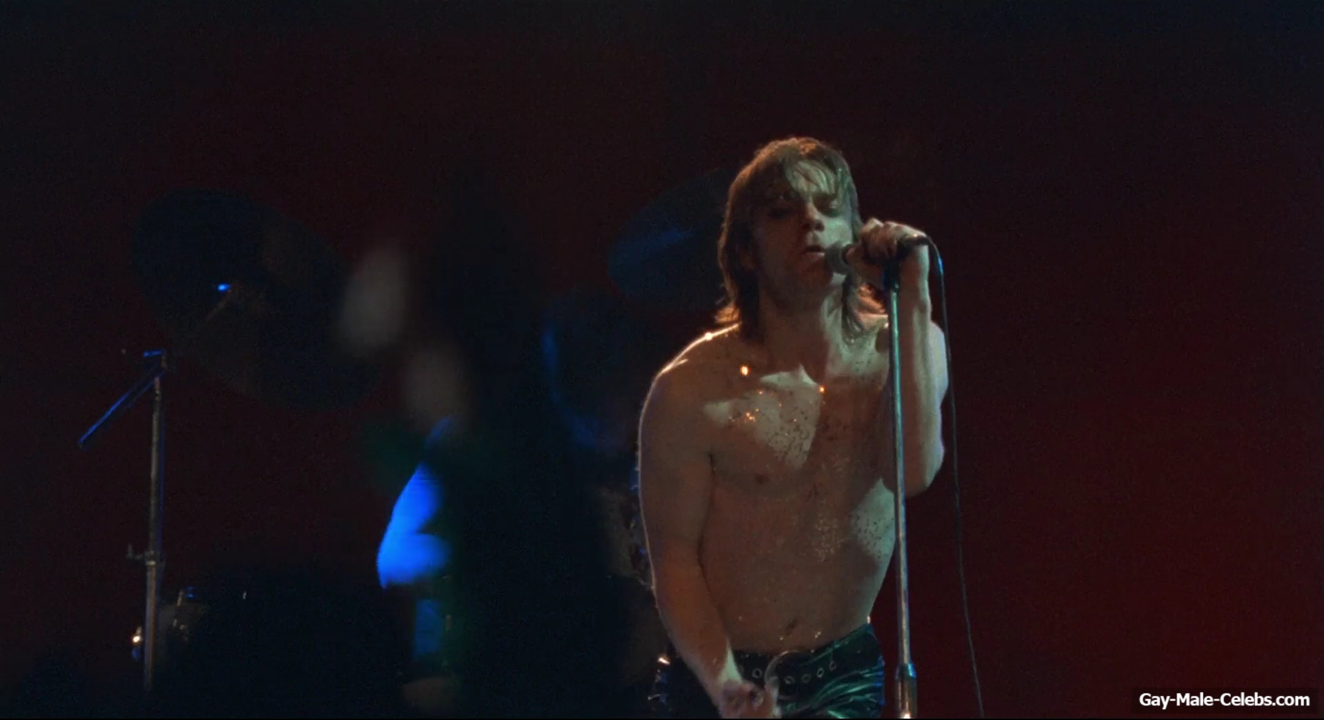 Ewan McGregor frontal nude in Velvet Goldmine