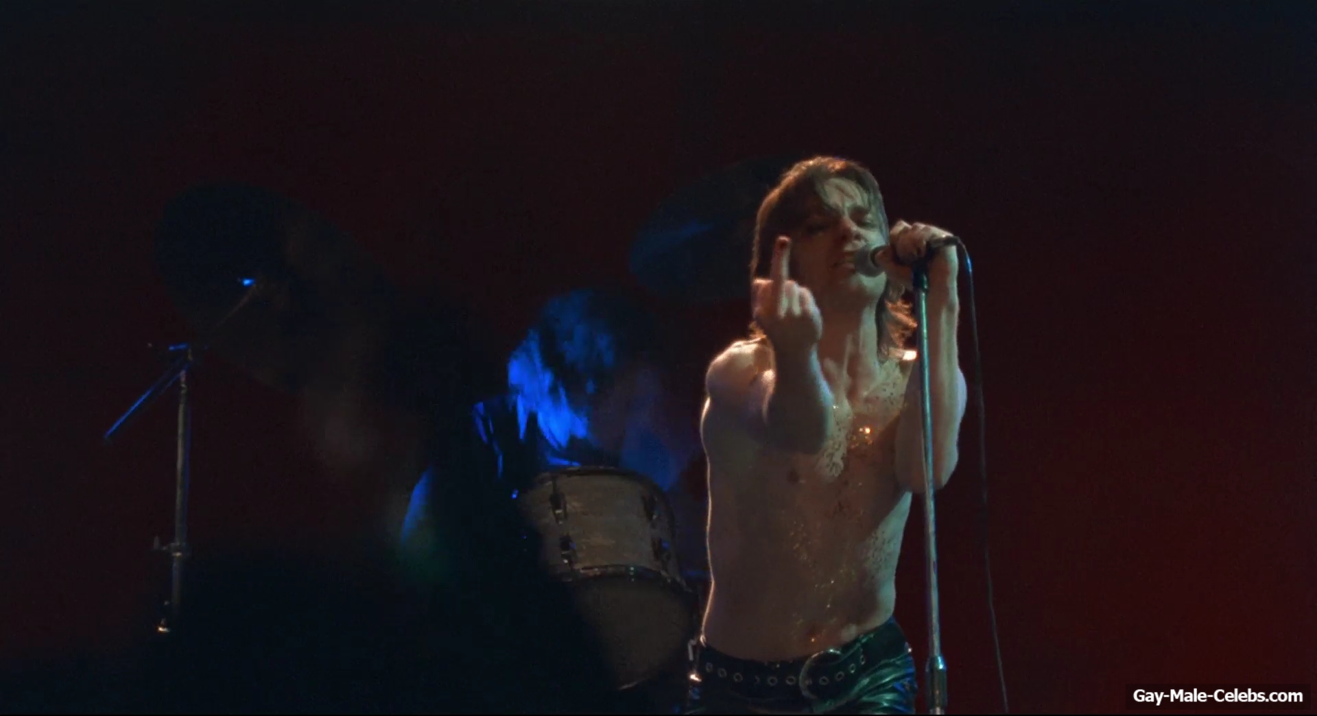 Ewan McGregor frontal nude in Velvet Goldmine
