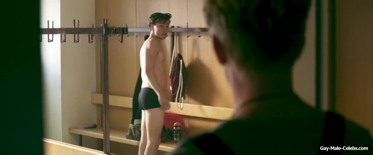 Jannik Schumann Nude Dick Scenes in Center Of My World