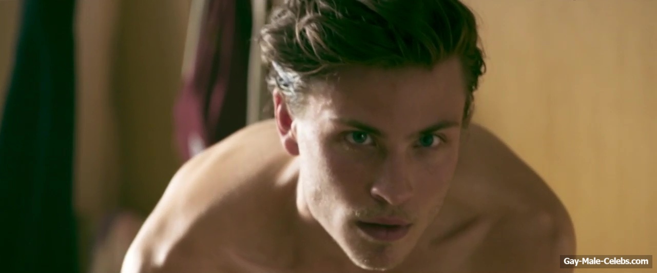 Jannik Schumann Nude Dick Scenes in Center Of My World